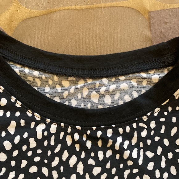 Sleeveless black and white dotted blouse Sz L, great basic to add to wardrobe - Picture 5 of 6